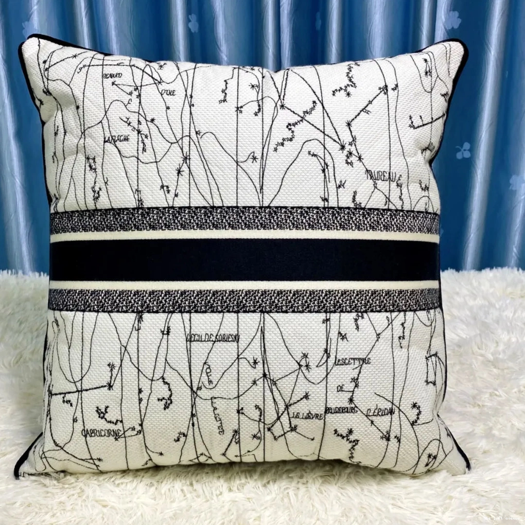 BLACK WORLD CHRISTIAN PILLOW MOTIF 0622
